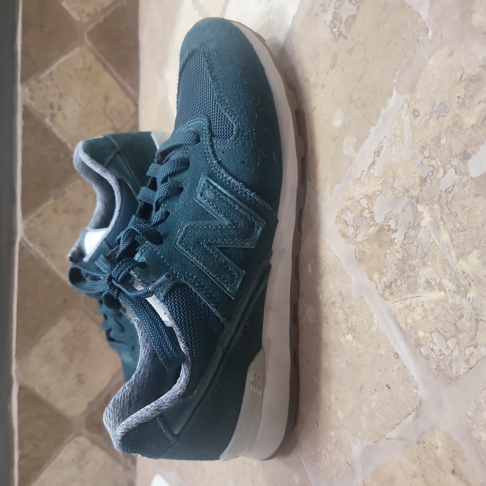 Used New Balance 696 size 8 wm - Picture 3 of 5